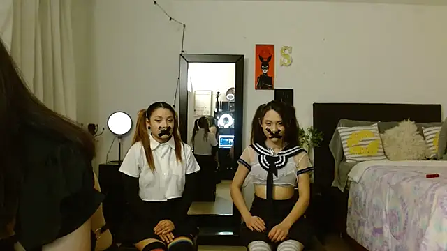 Snapshot of 3littleschoolteens chatting on February 2025 06:32:02 AM 3littleschoolteens online show from February 2025 06:32:02 AM