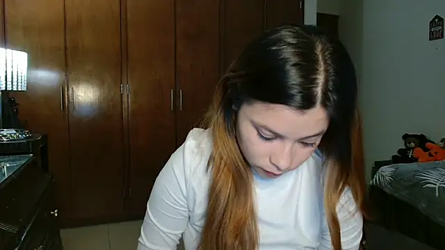 Snapshot of 3littleschoolteens chatting on March 2025 04:40:02 AM 3littleschoolteens online show from March 2025 04:40:02 AM