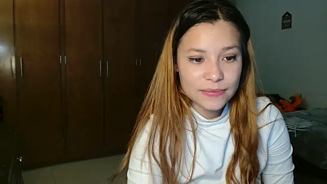 Snapshot of 3littleschoolteens chatting on March 2025 07:47:02 AM 3littleschoolteens online show from March 2025 07:47:02 AM