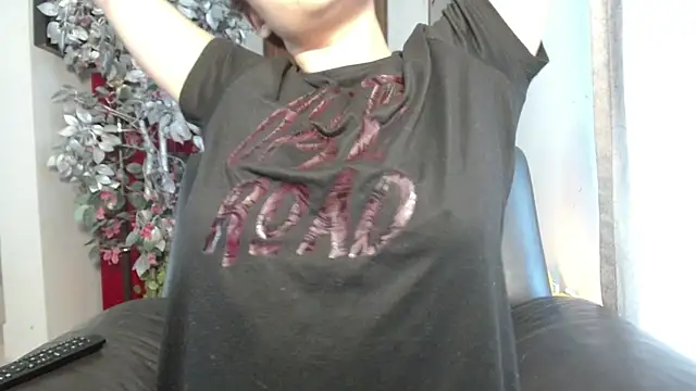 Snapshot of 3littleschoolteens chatting on September 2025 04:06:02 PM 3littleschoolteens online show from September 2025 04:06:02 PM