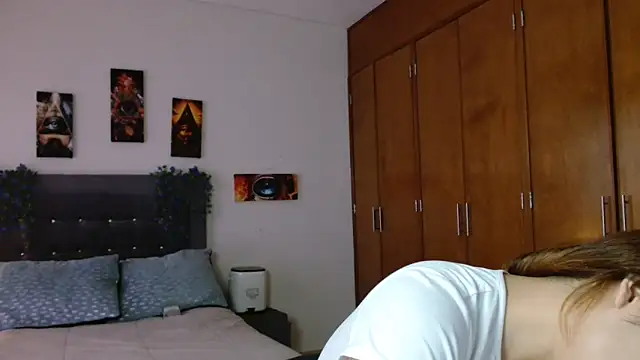 Snapshot of 3littleschoolteens chatting on October 2025 04:30:02 PM 3littleschoolteens online show from October 2025 04:30:02 PM