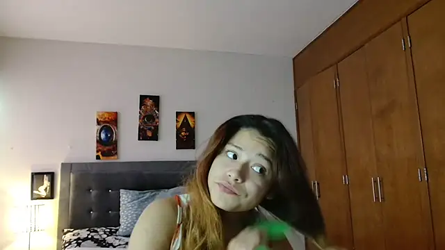 Snapshot of 3littleschoolteens chatting on November 2025 05:46:02 PM 3littleschoolteens online show from November 2025 05:46:02 PM