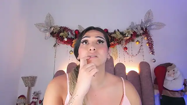 ISABELLASSMITH online show from December 2024 10:45:01 PM