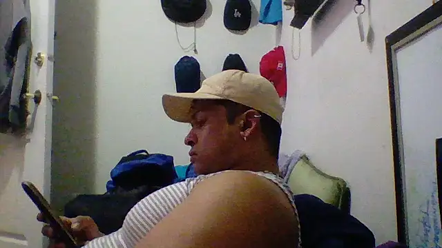 Snapshot of CleanGrey chatting on March 2026 06:03:01 AM CleanGrey online show from March 2026 06:03:01 AM