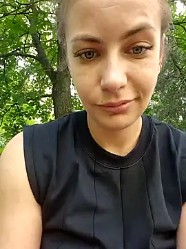 Snapshot of Keli_Jessi chatting on May 2026 01:06:01 PM Keli Jessi online show from May 2026 01:06:01 PM