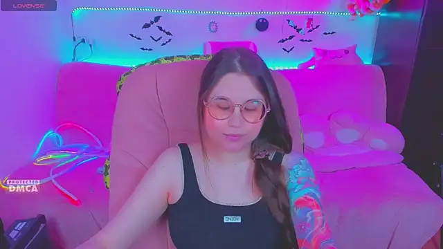 Lolisuccub online show from May 2026 05:08:01 PM