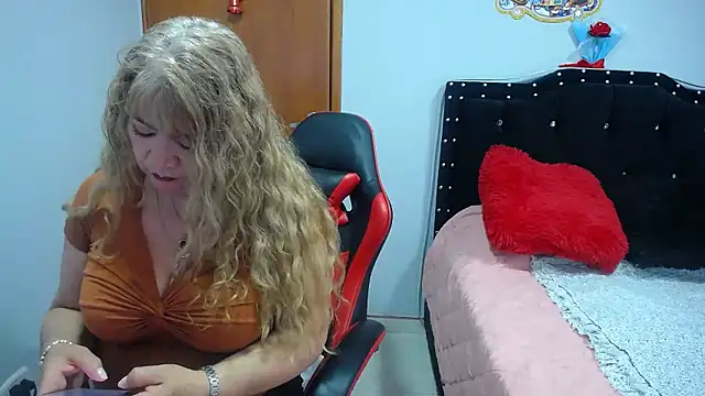 Ursulawhite69 online show from January 2026 05:15:01 PM