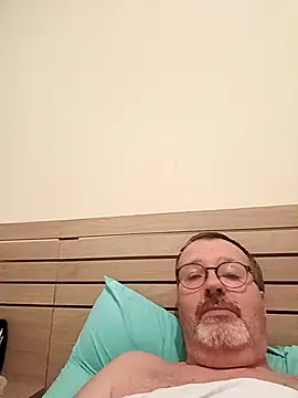 mike9473 online show from November 2025 08:53:01 PM