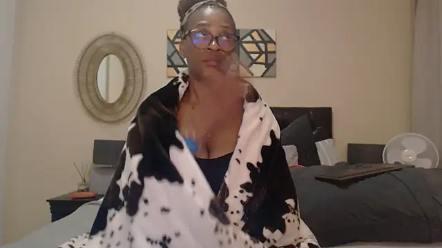 Snapshot of Creamyass22 chatting on January 2025 07:27:01 PM Creamyass22 online show from January 2025 07:27:01 PM