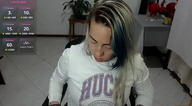 charlottezoe15 online show from March 2025 02:48:01 AM