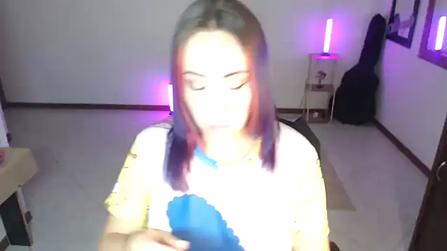 charlottezoe15 online show from April 2026 10:31:02 AM