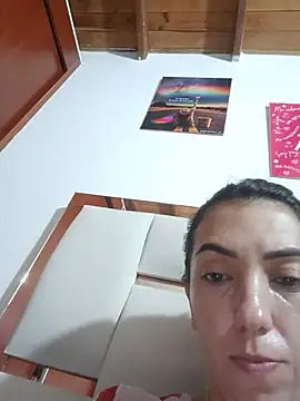 LunaZambrano online show from May 2026 04:18:01 AM