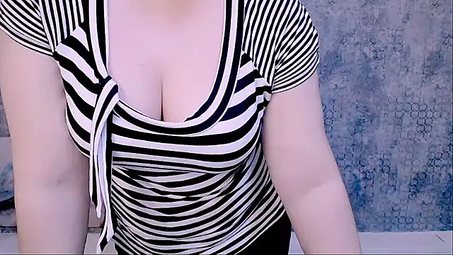 Djullia online show from March 2025 12:14:02 PM