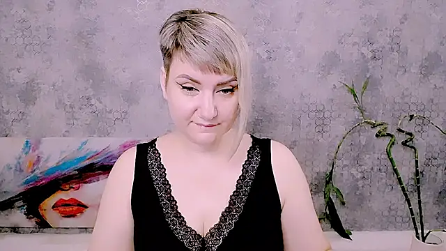 Snapshot of Djullia chatting on July 2026 05:13:01 AM Djullia online show from July 2026 05:13:01 AM