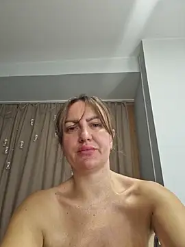 Snapshot of KamaSons chatting on October 2025 11:33:02 AM KamaSons online show from October 2025 11:33:02 AM