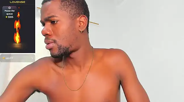 Snapshot of santi_brown chatting on March 2025 10:10:01 PM santi brown online show from March 2025 10:10:01 PM