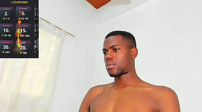 Snapshot of santi_brown chatting on March 2025 10:31:02 PM santi brown online show from March 2025 10:31:02 PM