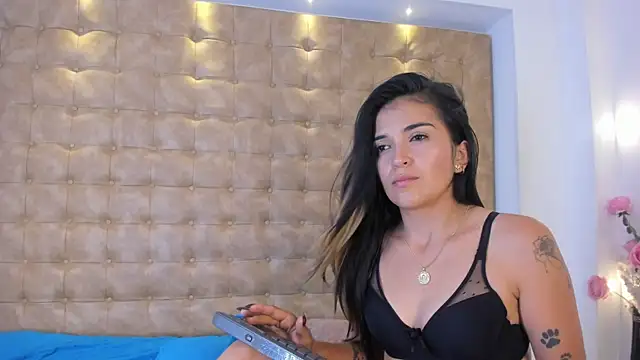 violet giraldo online show from May 2026 07:55:02 PM