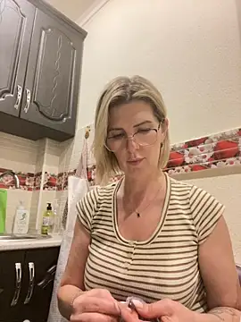 sensualEmilia online show from April 2026 07:01:02 PM