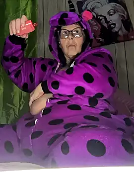 Snapshot of davisdesires@xh chatting on December 2024 07:15:02 PM davisdesiresxh online show from December 2024 07:15:02 PM