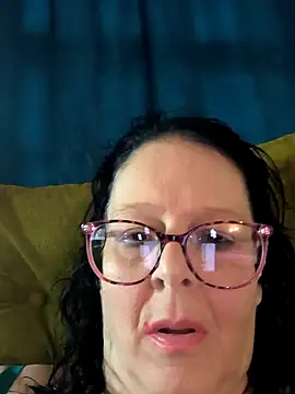 Snapshot of davisdesires@xh chatting on December 2024 03:13:01 PM davisdesiresxh online show from December 2024 03:13:01 PM