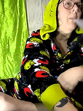 Snapshot of davisdesires@xh chatting on January 2025 06:12:02 PM davisdesiresxh online show from January 2025 06:12:02 PM