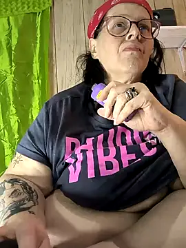 Snapshot of davisdesires@xh chatting on January 2025 06:24:02 PM davisdesiresxh online show from January 2025 06:24:02 PM