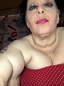 Snapshot of davisdesires@xh chatting on February 2025 03:26:01 PM davisdesiresxh online show from February 2025 03:26:01 PM