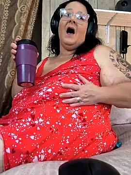 Snapshot of davisdesires@xh chatting on September 2025 05:12:02 PM davisdesiresxh online show from September 2025 05:12:02 PM