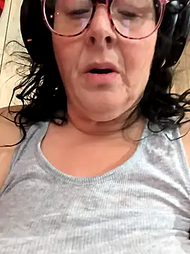 Snapshot of davisdesires@xh chatting on September 2025 01:23:01 PM davisdesiresxh online show from September 2025 01:23:01 PM