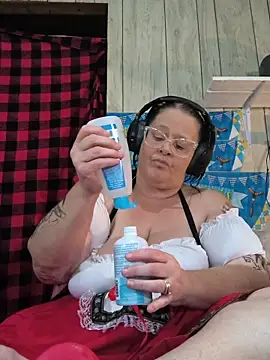 Snapshot of davisdesires@xh chatting on September 2025 02:43:02 PM davisdesiresxh online show from September 2025 02:43:02 PM