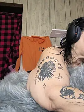 Snapshot of davisdesires@xh chatting on October 2025 02:36:01 PM davisdesiresxh online show from October 2025 02:36:01 PM