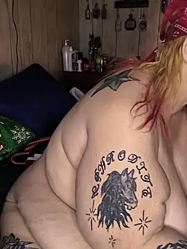 Snapshot of davisdesires@xh chatting on November 2025 03:23:02 PM davisdesiresxh online show from November 2025 03:23:02 PM