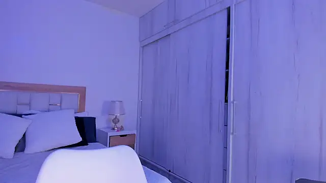 mia hank online show from February 2025 11:46:01 AM