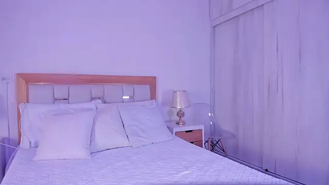 mia hank online show from February 2026 11:43:02 AM