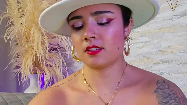 Lea Foster online show from March 2025 06:47:02 PM