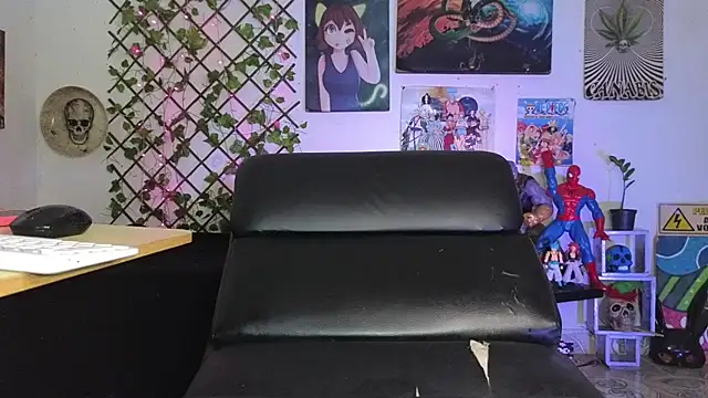 chirlleyy online show from December 2025 12:12:01 PM