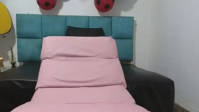 chirlleyy online show from June 2026 12:55:02 PM