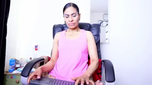 Aries Mature online show from May 2026 03:39:02 PM