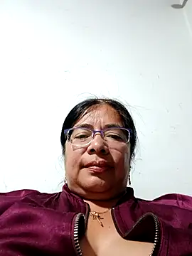 Snapshot of __valentina18 chatting on December 2024 11:58:01 PM valentina18 online show from December 2024 11:58:01 PM