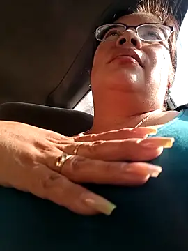 Snapshot of __valentina18 chatting on January 2025 08:37:02 PM valentina18 online show from January 2025 08:37:02 PM