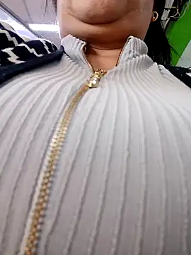 Snapshot of __valentina18 chatting on January 2025 04:21:02 PM valentina18 online show from January 2025 04:21:02 PM