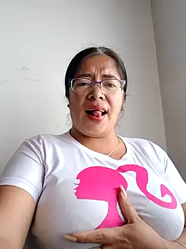 Snapshot of __valentina18 chatting on January 2025 07:56:01 PM valentina18 online show from January 2025 07:56:01 PM