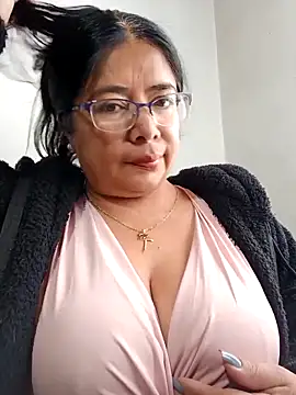 Snapshot of __valentina18 chatting on February 2025 04:15:02 PM valentina18 online show from February 2025 04:15:02 PM