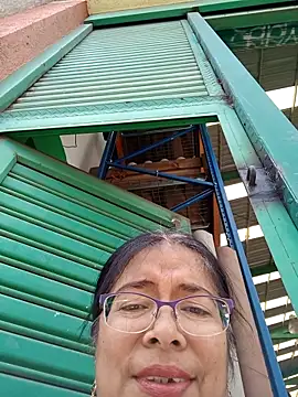 Snapshot of __valentina18 chatting on March 2025 04:20:01 PM valentina18 online show from March 2025 04:20:01 PM