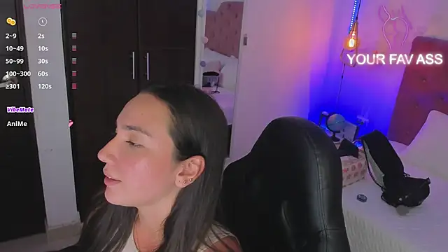 Snapshot of ava_blue chatting on March 2025 07:31:02 PM ava blue online show from March 2025 07:31:02 PM