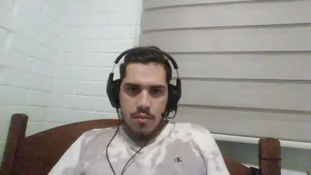 Snapshot of hung_weeb chatting on December 2024 01:14:01 AM hung weeb online show from December 2024 01:14:01 AM