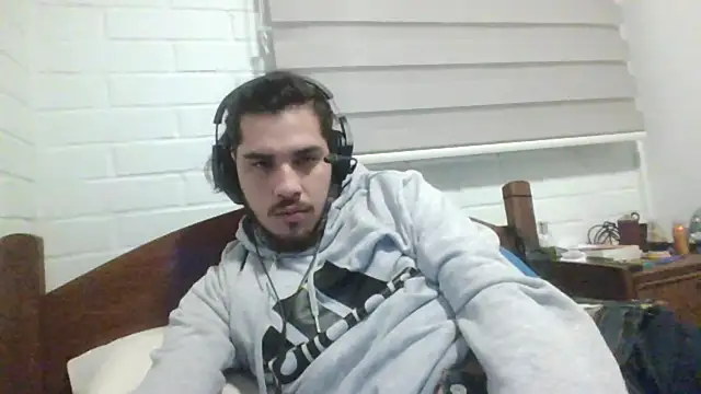 Snapshot of hung_weeb chatting on December 2024 03:47:02 AM hung weeb online show from December 2024 03:47:02 AM