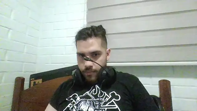 Snapshot of hung_weeb chatting on January 2025 01:30:01 AM hung weeb online show from January 2025 01:30:01 AM