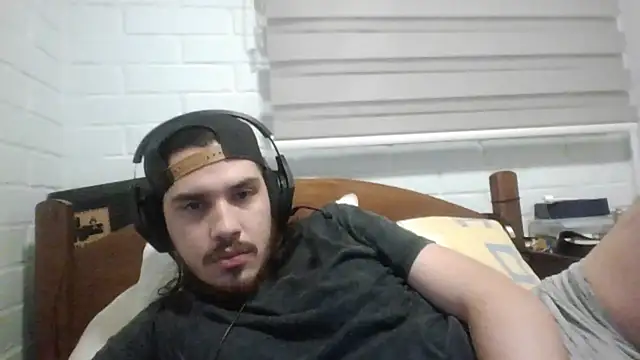 Snapshot of hung_weeb chatting on February 2025 03:32:02 AM hung weeb online show from February 2025 03:32:02 AM